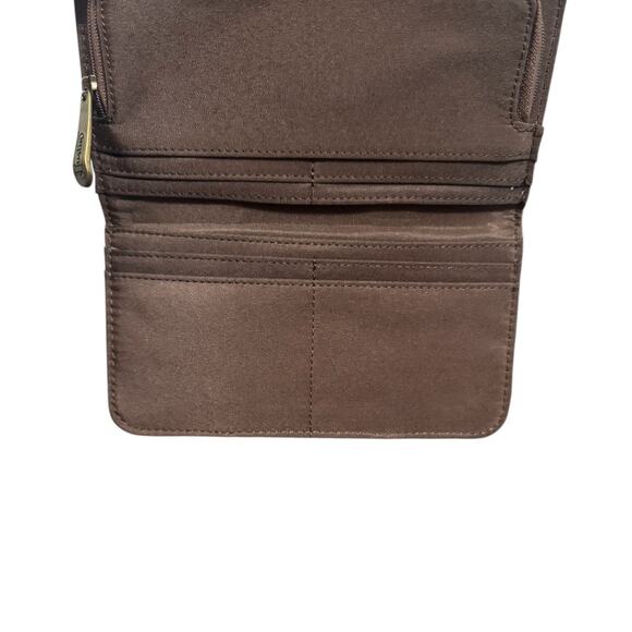 NWT! Justin Burnished Brown Twist Lock RFID Secured Long Wallet - Picture 5 of 6